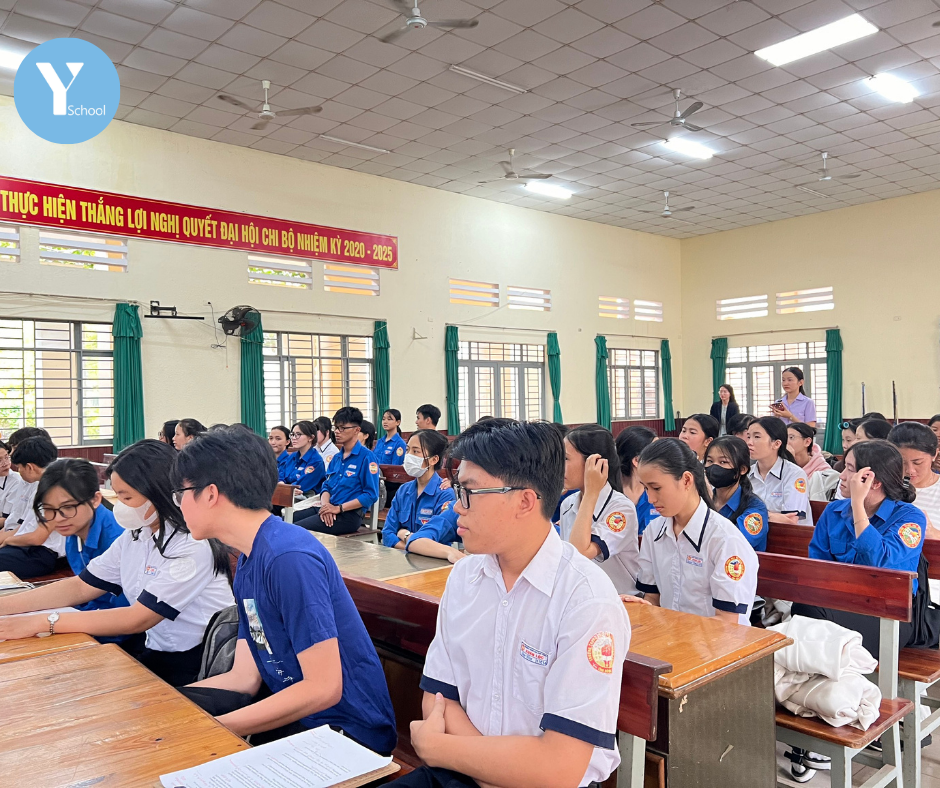 hội-thảo-chia-sẻ-kỹ-năng-thuyết trình-tại-trường-THPT-Xuân-Lộc